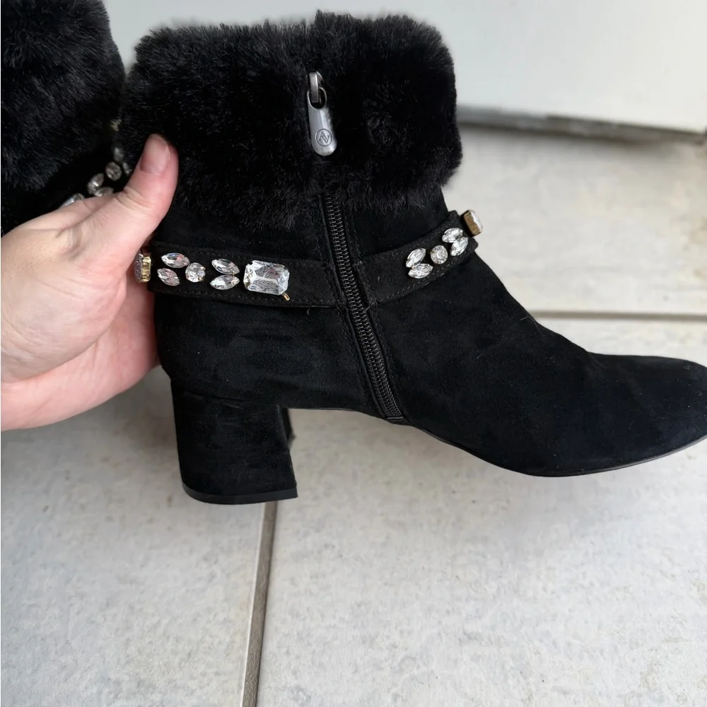 Adrienne Vittadini Lazar Black Fur Trim Ankle Boots 8.5 Block Heel Crystal